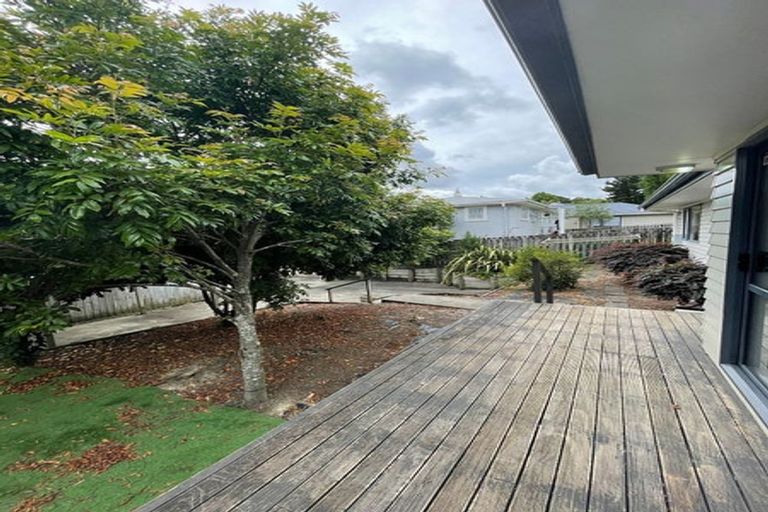 Photo of property in 226 Henderson Valley Road, Henderson, Auckland, 0612