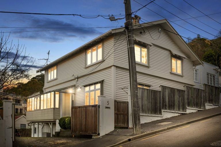 Photo of property in 5 Lewisville Terrace, Thorndon, Wellington, 6011