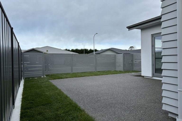 Photo of property in 17 George Yee Place, Taradale, 4112