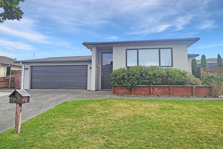 Photo of property in 52 Aotea Drive, Aotea, Porirua, 5024