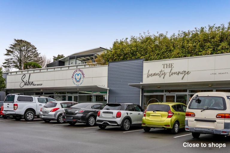 Photo of property in 77 Huatoki Street, Vogeltown, New Plymouth, 4310