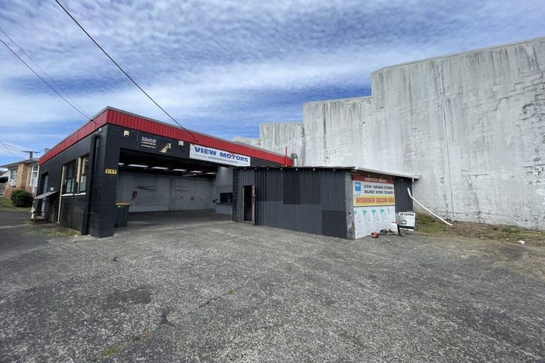 Photo of property in 1/17 View Road, Glenfield, Auckland, 0627