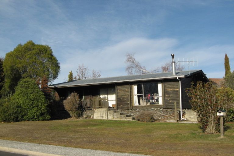 Photo of property in 45 Faulks Terrace, Wanaka, 9305