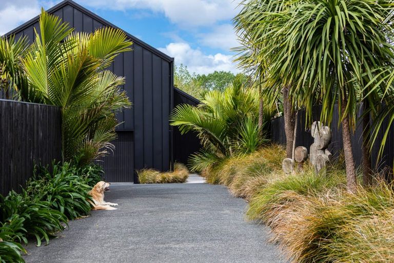 Photo of property in 60 Churchouse Road, Greenhithe, Auckland, 0632