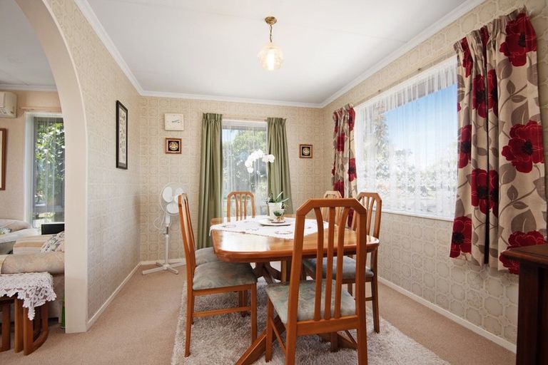 Photo of property in 44 Hillcrest Drive, Kelvin Grove, Palmerston North, 4414