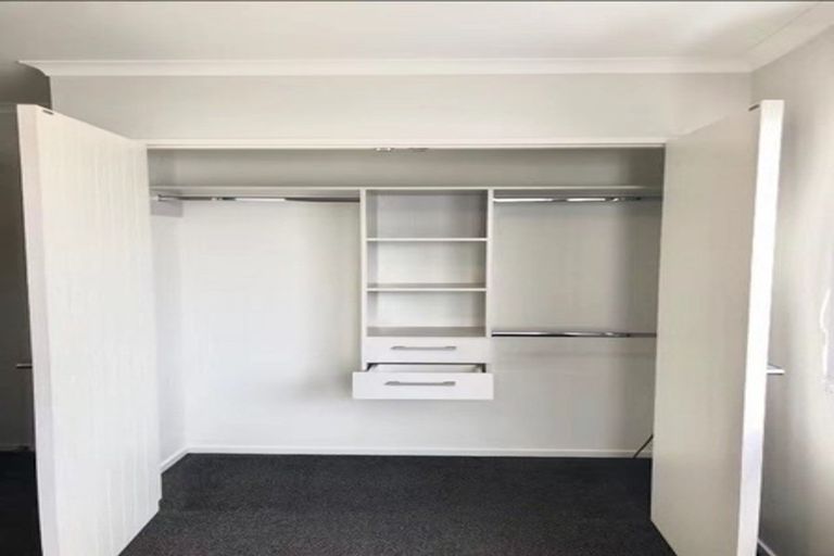 Photo of property in 3205a Great North Road, New Lynn, Auckland, 0600