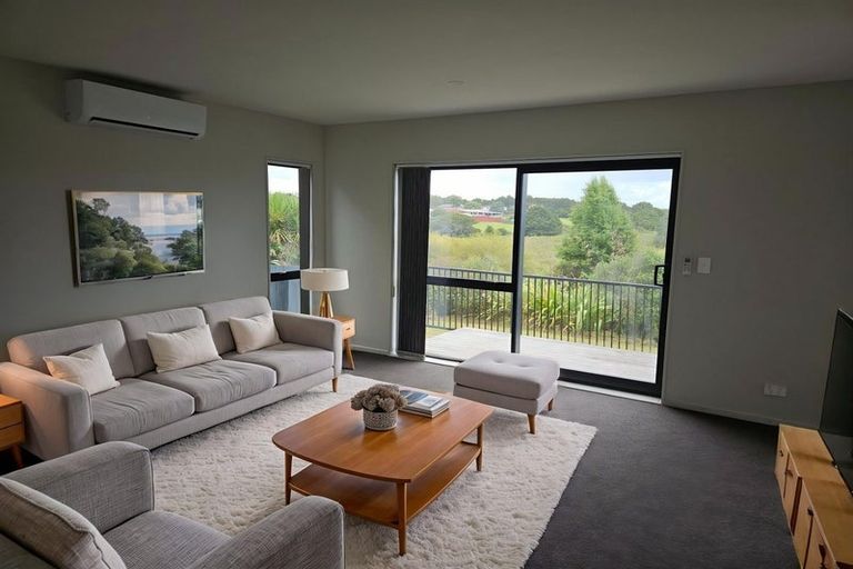 Photo of property in 30 Matawhanga Drive, Wattle Downs, Auckland, 2103
