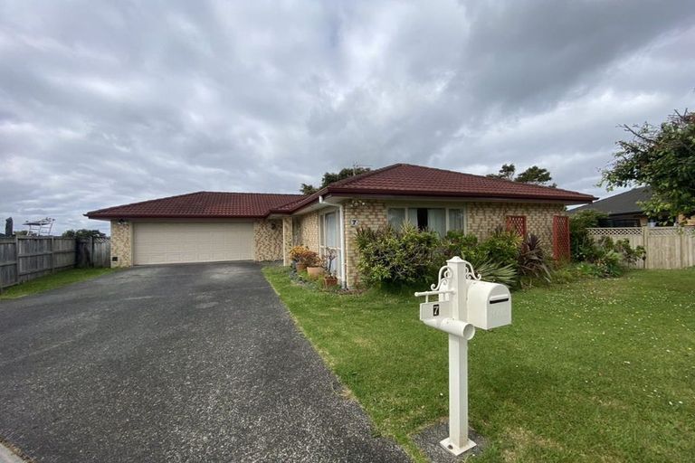 Photo of property in 7 Ironstone Place, Randwick Park, Auckland, 2105