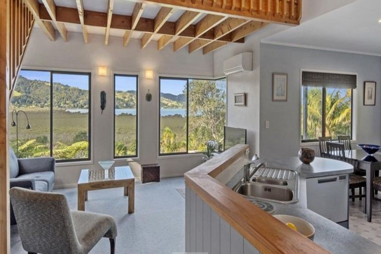 Photo of property in 26 Beach Road, Onerahi, Whangarei, 0110