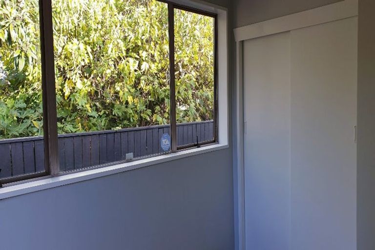 Photo of property in 2/801 Hastings Street North, Hastings, 4122