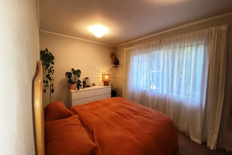 Photo of property in 2/14 Knott Road, Stanmore Bay, Whangaparaoa, 0932