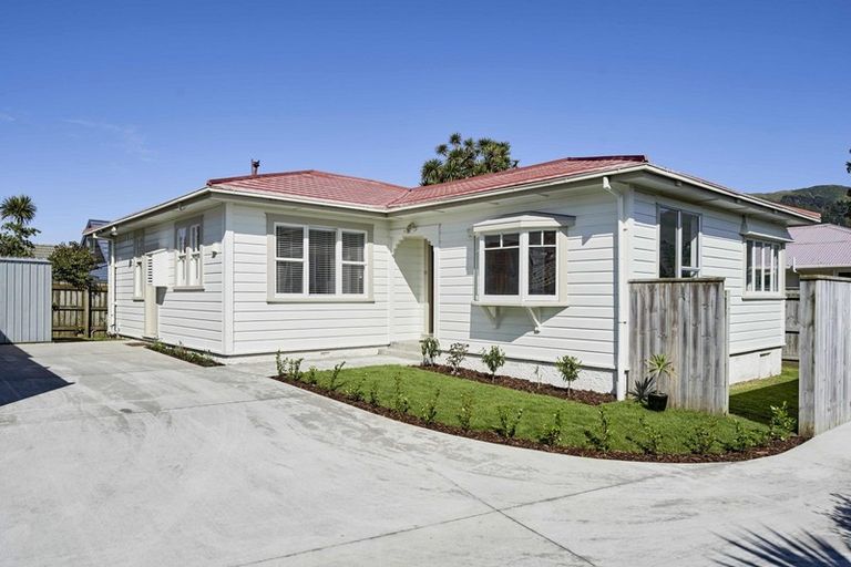 Photo of property in 57 Ranui Terrace, Tawa, Wellington, 5028