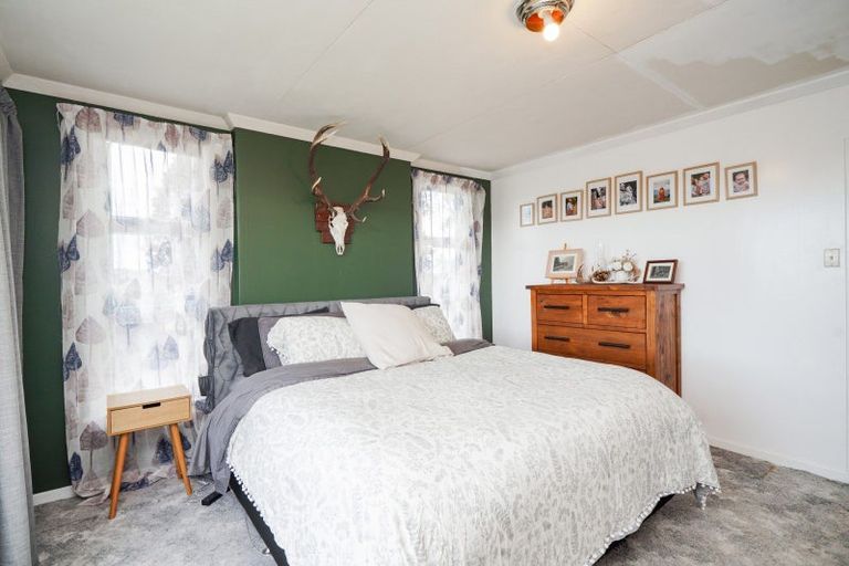 Photo of property in 565 Otautau Wreys Bush Road, Waikoura, Otautau, 9689