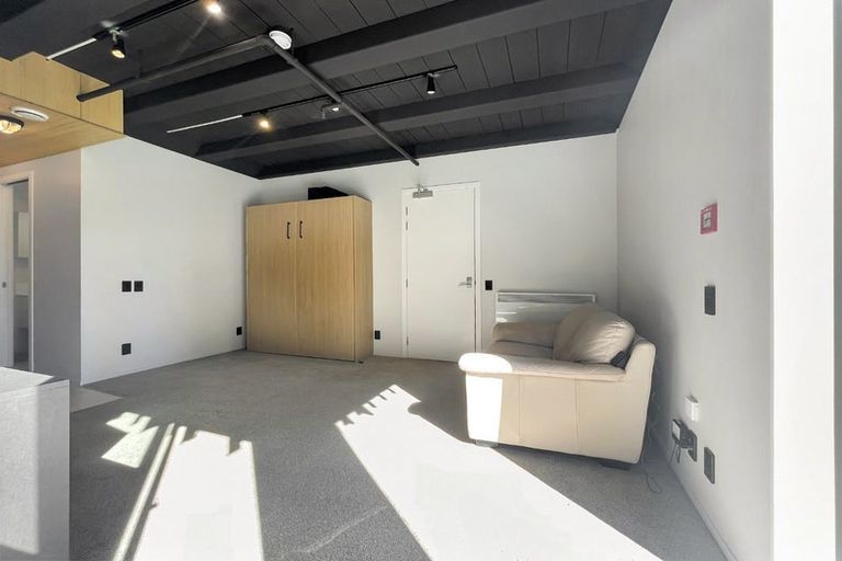 Photo of property in Vedado Apartments, 304/41u Hopper Street, Mount Cook, Wellington, 6011