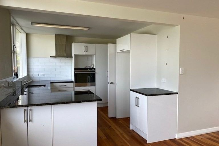 Photo of property in 33a Sugarloaf Road, Brooklyn, Wellington, 6021