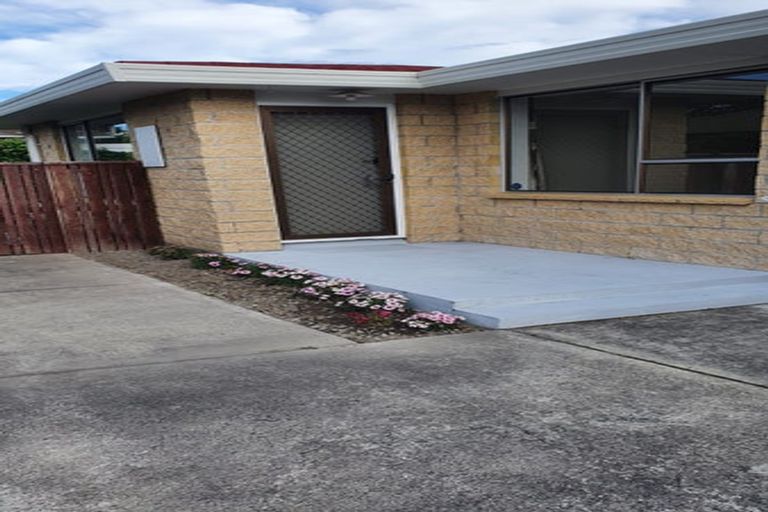 Photo of property in 2/36 Chipping Lane, Redwood, Christchurch, 8051