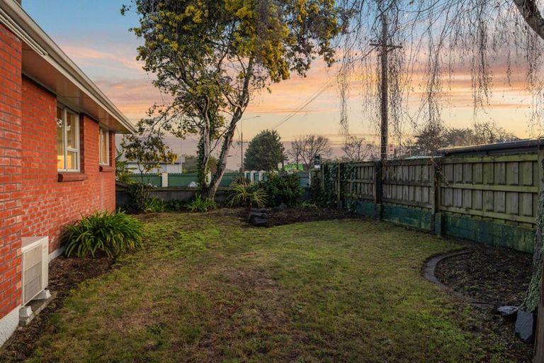 Photo of property in 21 Inwoods Road, Parklands, Christchurch, 8083