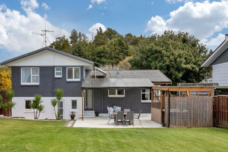 Photo of property in 18 Parkland Crescent, Terrace End, Palmerston North, 4410