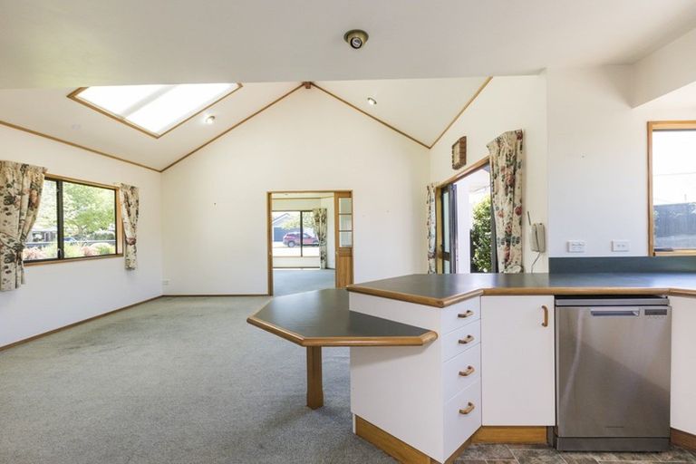 Photo of property in 16 Tudor Grove, Feilding, 4702