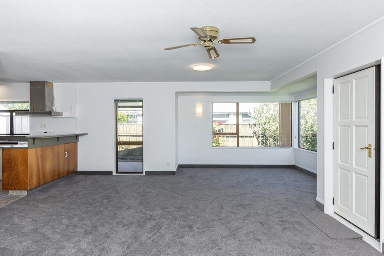 Photo of property in 24b Kotuku Place, Taradale, Napier, 4112