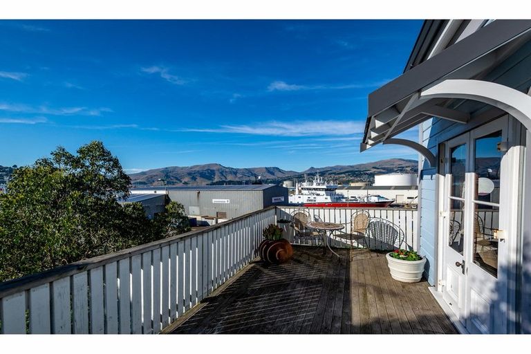 Photo of property in 32 Godley Quay, Lyttelton, 8082