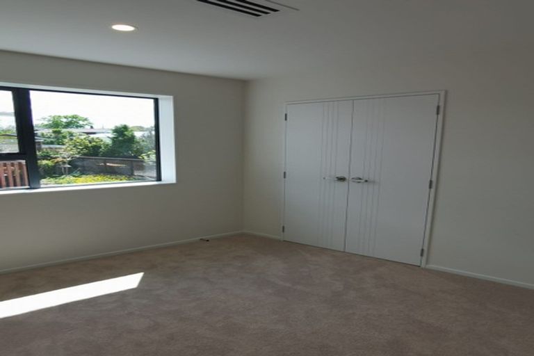 Photo of property in 13a Blue Way, Glendene, Auckland, 0602
