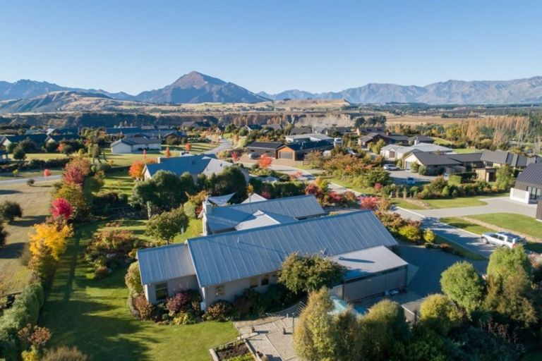 Photo of property in 8 Grierson Lane, Albert Town, Wanaka, 9305