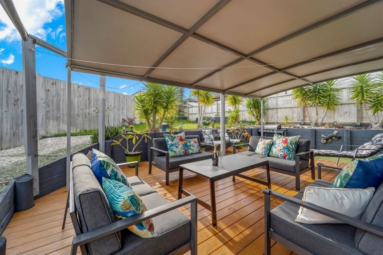 Photo of property in 18 Maylee Crescent, Gulf Harbour, Whangaparaoa, 0930