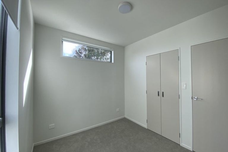 Photo of property in 2/2 Moor Avenue, Te Atatu Peninsula, Auckland, 0610