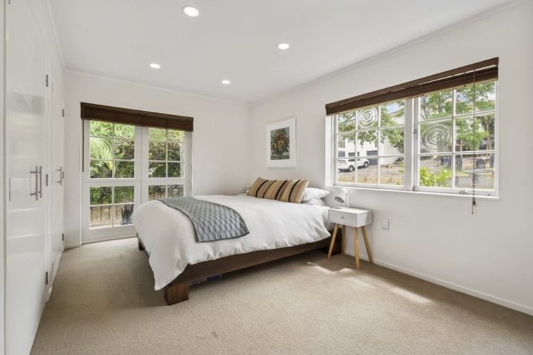 Photo of property in 53 Nui Mana Place, Te Atatu South, Auckland, 0610