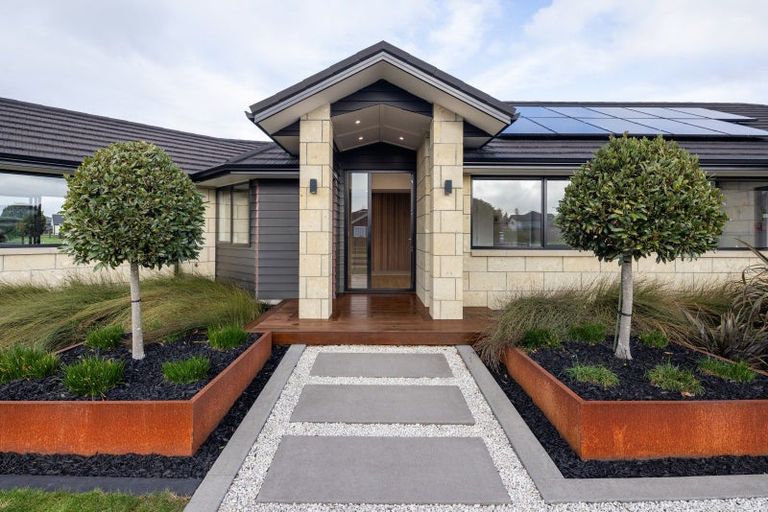 Photo of property in 34 Mike Smith Drive, Cambridge, 3434