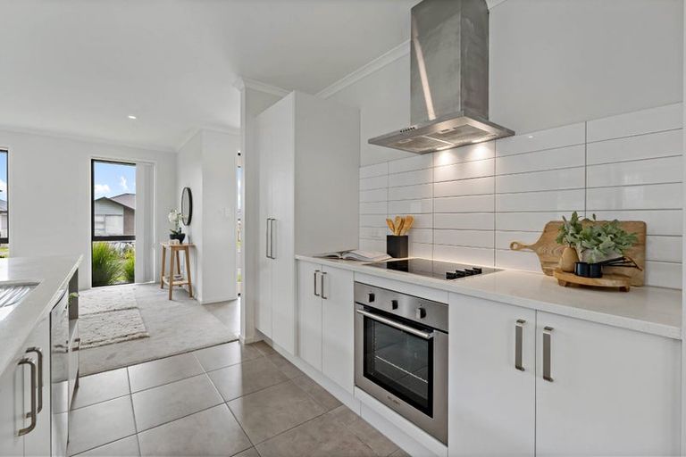 Photo of property in 17 Olivia Road, Pukekohe, 2120