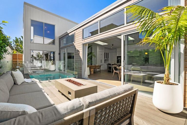 Photo of property in 10a Sunbrae Grove, Mount Maunganui, 3116