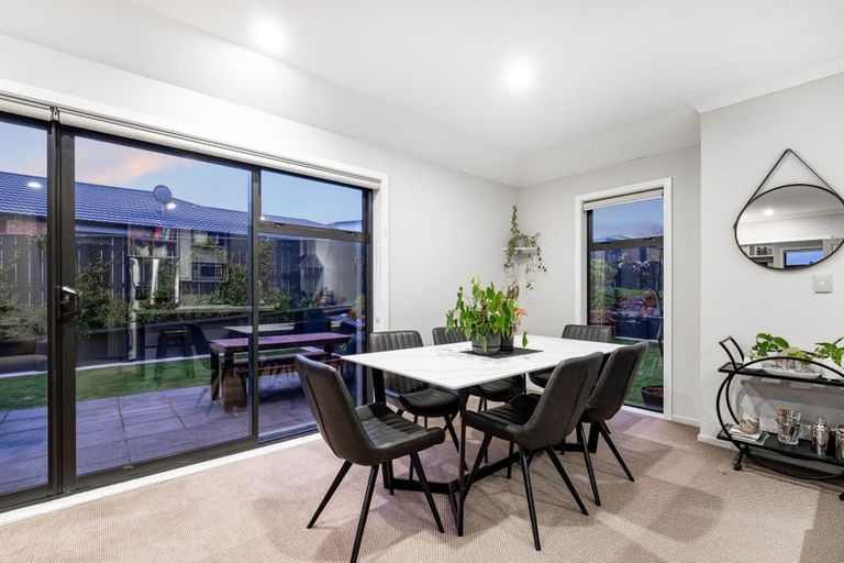 Photo of property in 21 Nelson Avenue, Aotea, Porirua, 5024