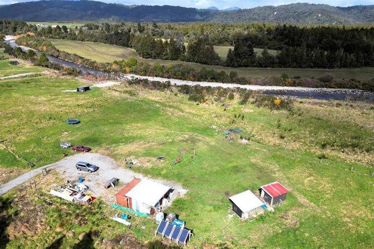 Photo of property in 896b Old Christchurch Road, Awatuna, Hokitika, 7882