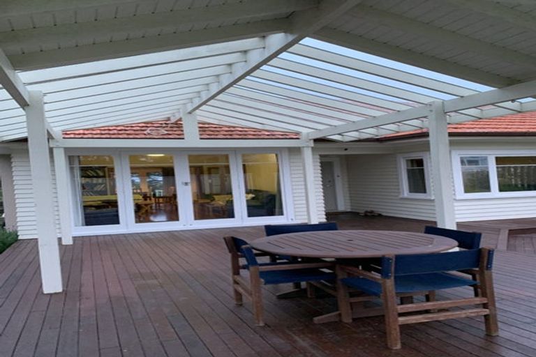 Photo of property in 14 Seaview Avenue, Northcote, Auckland, 0627