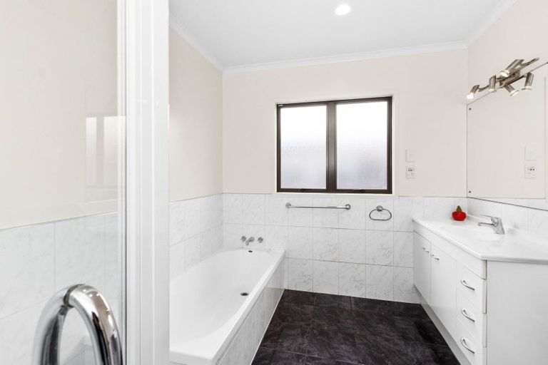 Photo of property in 27 Palmbrook Avenue, Havelock North, 4130