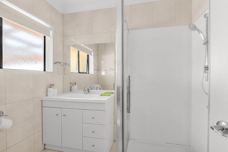 Photo of property in 9 Goh Place, Manurewa, Auckland, 2105
