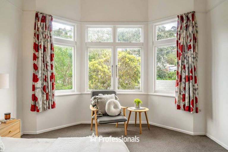 Photo of property in 79 Queens Drive, Lyall Bay, Wellington, 6022