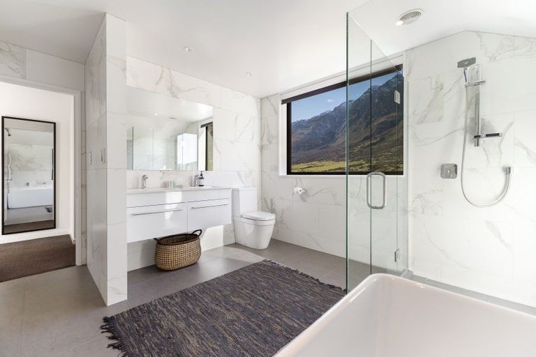 Photo of property in 4 Stockyard Lane, Jacks Point, Queenstown, 9371