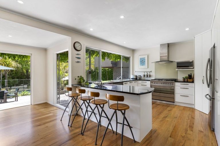 Photo of property in 14 Aberdeen Road, Campbells Bay, Auckland, 0620