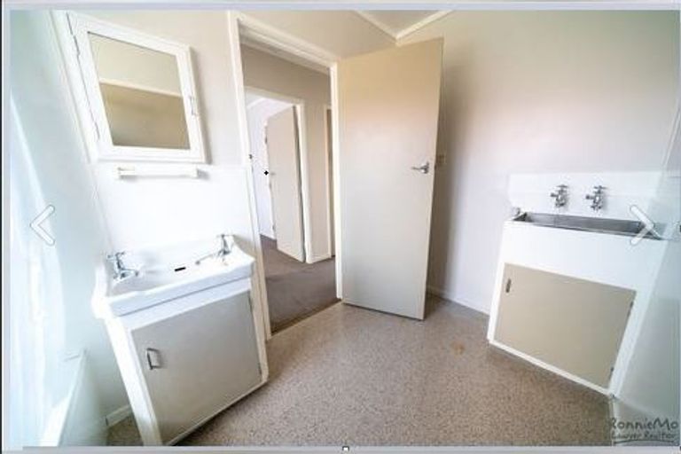 Photo of property in 2/41 Miro Street, New Lynn, Auckland, 0600