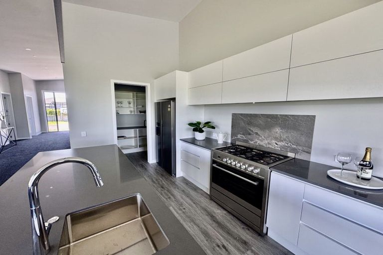 Photo of property in 5 Kahu Crescent, Whitianga, 3510