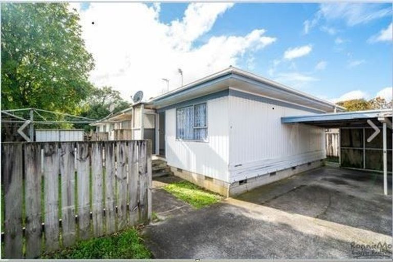 Photo of property in 2/41 Miro Street, New Lynn, Auckland, 0600