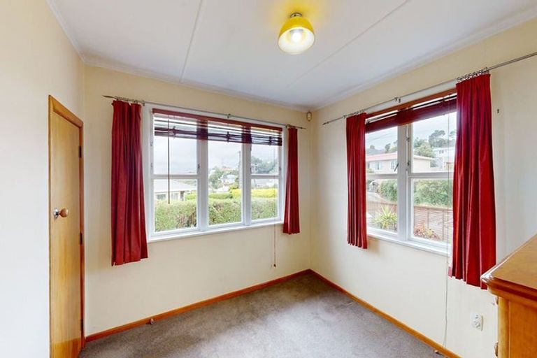 Photo of property in 41 Kenmore Street, Newlands, Wellington, 6037