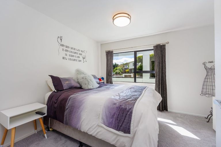 Photo of property in 3 Holyoake Place, Chatswood, Auckland, 0626