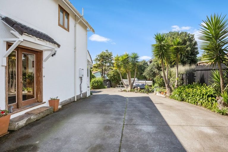 Photo of property in 28 Observatory Close, Whitby, Porirua, 5024
