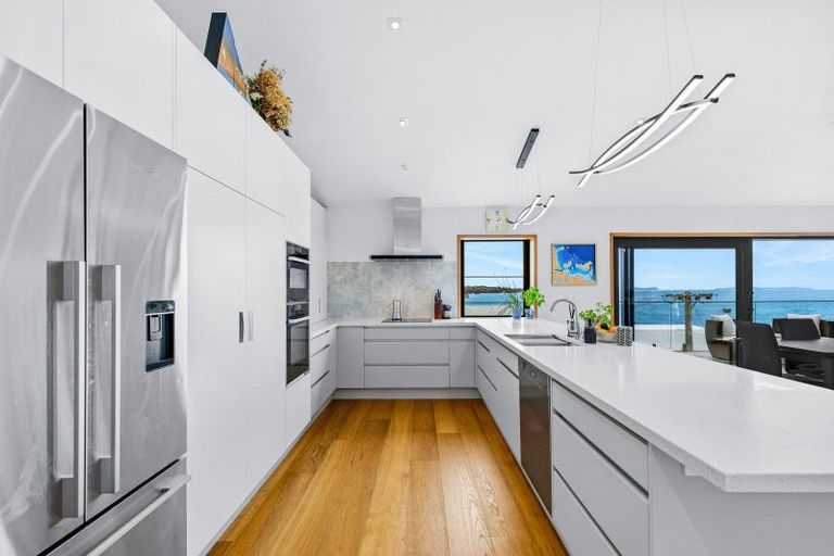 Photo of property in 35 Rothesay Bay Road, Rothesay Bay, Auckland, 0630