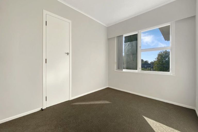 Photo of property in 52 Cyclarama Crescent, Massey, Auckland, 0614