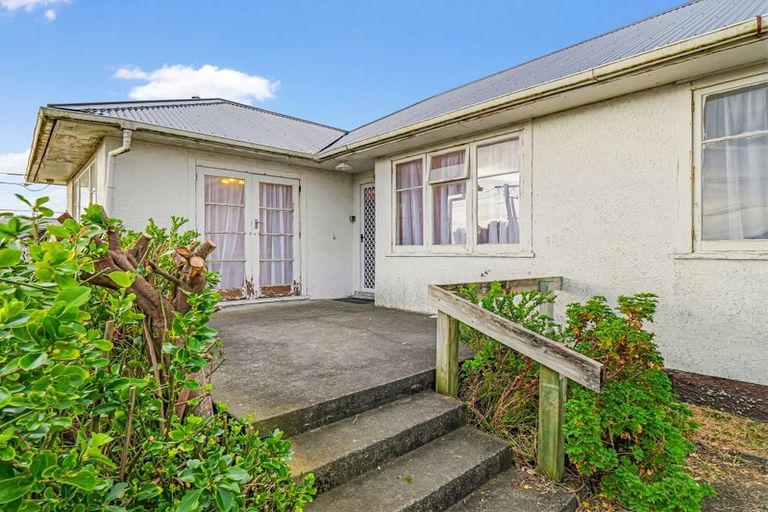 Photo of property in 90 Manuka Street, Castlecliff, Whanganui, 4501